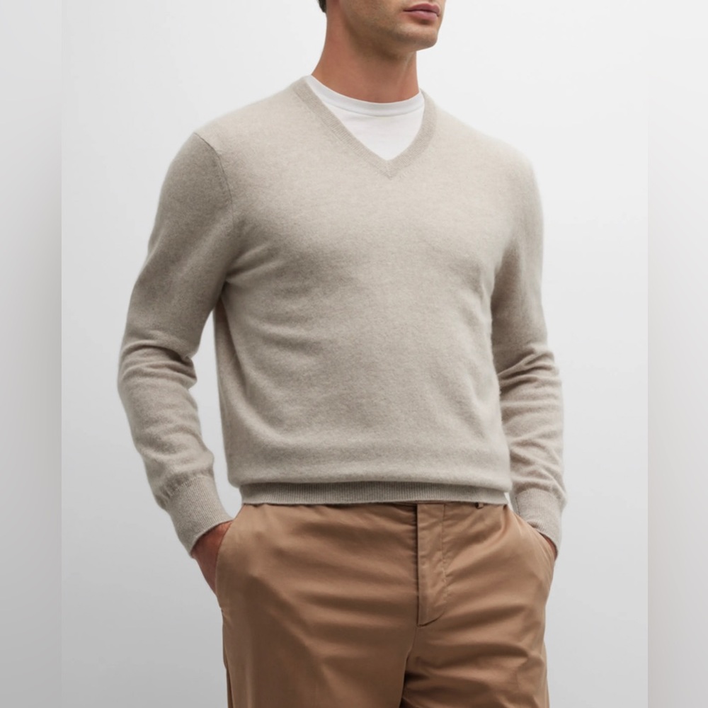 Neiman Marcus Cashmere M sweater Beige